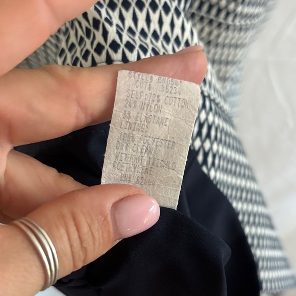 Artelier Nicole Miller  Elegant Blue and White Patterned Dress - Picture 6 of 6